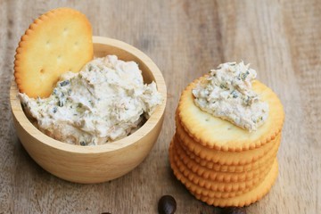 Crackers with tuna salad