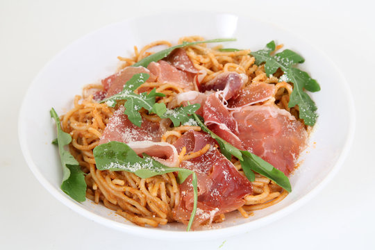 spaghetti (pasta) with prosciutto and parmesan