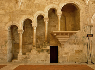 Fototapeta na wymiar Interior of the famous abbey of Batalha, Portugal