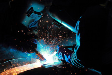 The working in Welding skill up use in product part automotiv