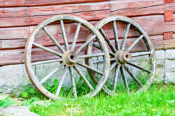 Fototapeta na wymiar Wagon wheels