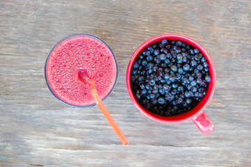 Blueberry Smoothie with fresh blueberries