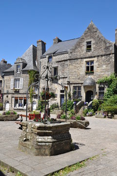 Place du village 2 Rochefort en terre