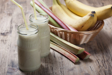 Smoothie of banana and rhubarb with yogurt