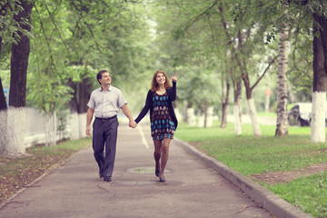 Obraz premium man and woman couple in the street