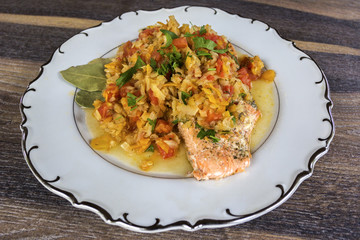 Greek-style baked salmon with tomatoes and carrots