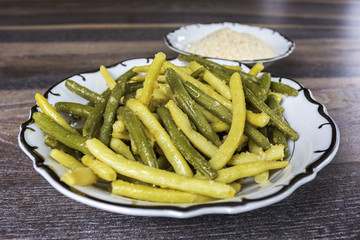 Green beans with bread crumbs