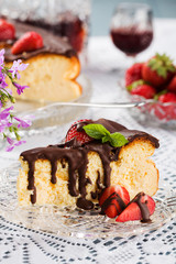 Cheesecake with strawberries and chocolate.