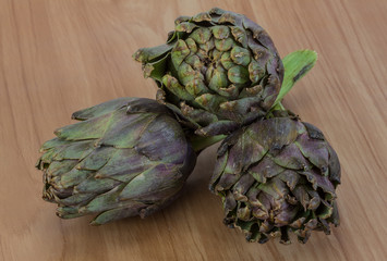 Obraz premium Raw artichokes