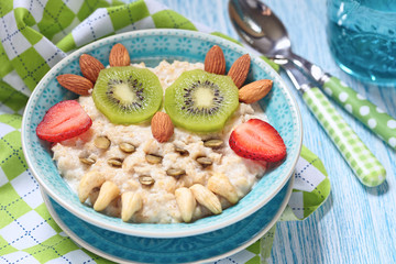 Kids breakfast porridge