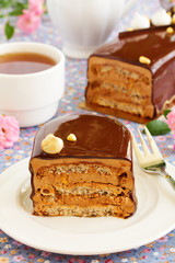 Meringue cake with hazelnut oil dakuazom and chocolate cream. Cake 