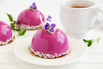 Bush blueberry cake with cream and creamy mousse.