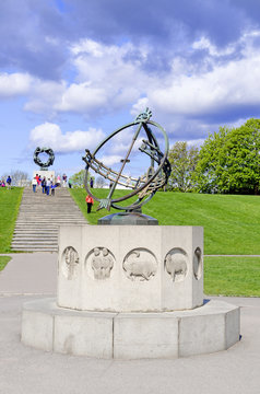 Statues In Vigeland Park In Oslo Sundial Vertical