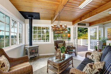 Excellent relaxation room with many windows.