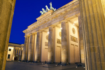 Brandenburger Tor in der blauen Stunde © mariusklemm
