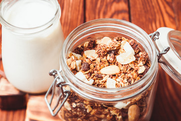 Granola and yoghurt