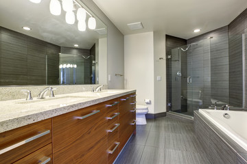 Extremly beautiful and modern bathroom.