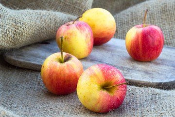 apples