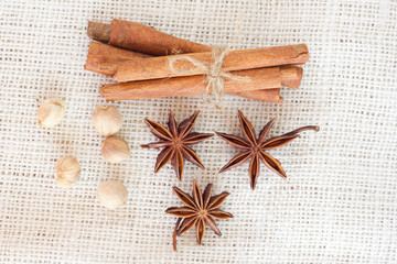 Star anise 'cinnamon sticks 'cardamon seeds