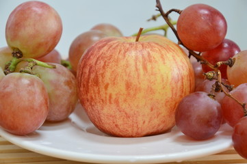apple and red grape