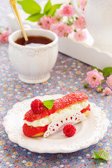 Eclair with strawberries and cream shibust.