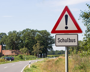 Achtung Sch&uuml;ler - Gefahrzeichen - Schulweg - Verkehr