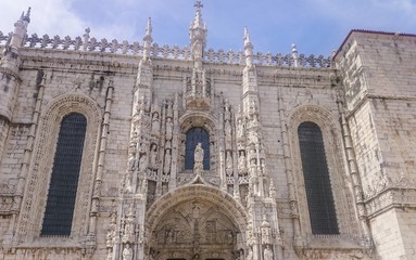 Fototapeta na wymiar Jeronimos Monastery, Lisbon, Portugal 