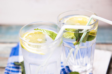 water with lemon