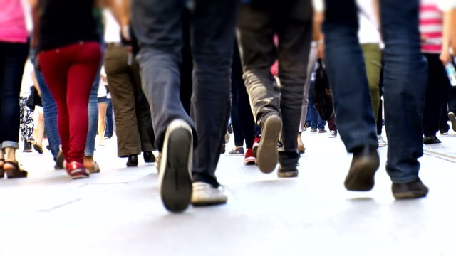 stanbul Taksim people walk