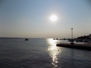 Obraz premium Port, sea and sunny sky