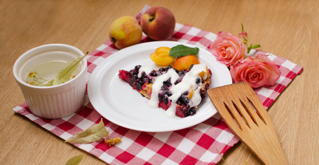 piece of  currant cake
