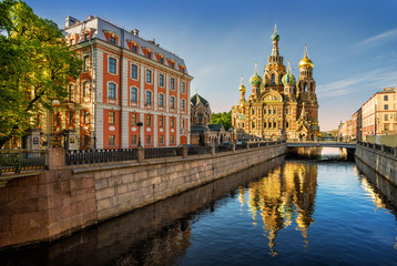 Спас на Крови с отражением The Cathedral o
