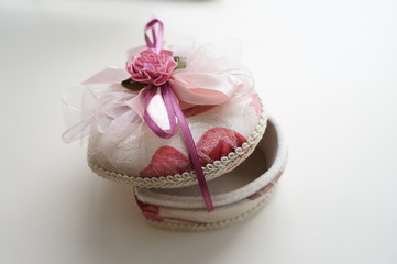 Шкатулка ручной работы в виде розового сердца