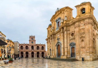 main square and Cathedral in Marsala, Sicily - 87089847