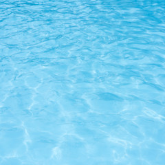 Obraz premium Niebieska woda w basenie