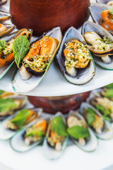 Mussel cheese and garlic bread