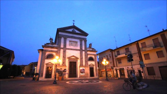 piazza italia chiesa parrocchiale annunciazione maria vergine a vittuone milano italia