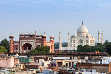 Fototapeta na wymiar Taj Mahal and Taj Gate, Agra city
