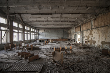 Obraz na płótnie Canvas Chernobyl - Abandoned classroom in Pripyat