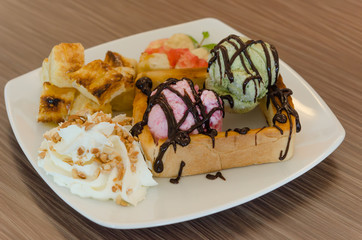 Honey toast and ice cream
