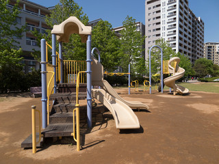 新興住宅街の児童公園