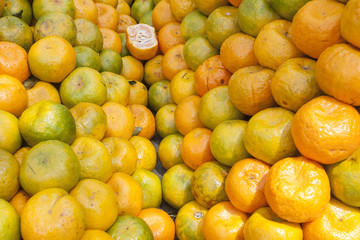 Deliciosas mandarinas en supermercado
