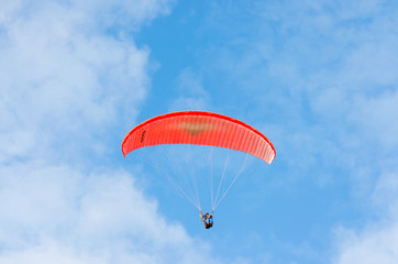 paraplane in the sky