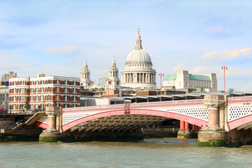 Fototapeta na wymiar London England bridge