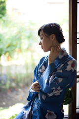 浴衣姿の女性