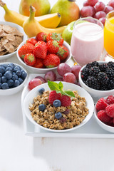 Delicious and healthy breakfast with fruits, berries and cereal