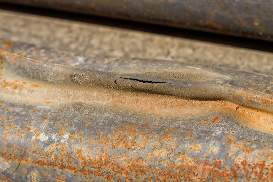 Defects on the steel pipe