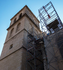 Fototapeta na wymiar Travaux rénovation clocher église Saint-Agricol