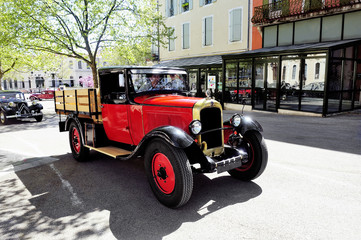 Fototapeta na wymiar old car from the 1920s