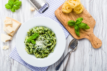 Fettuccine mit Spinat